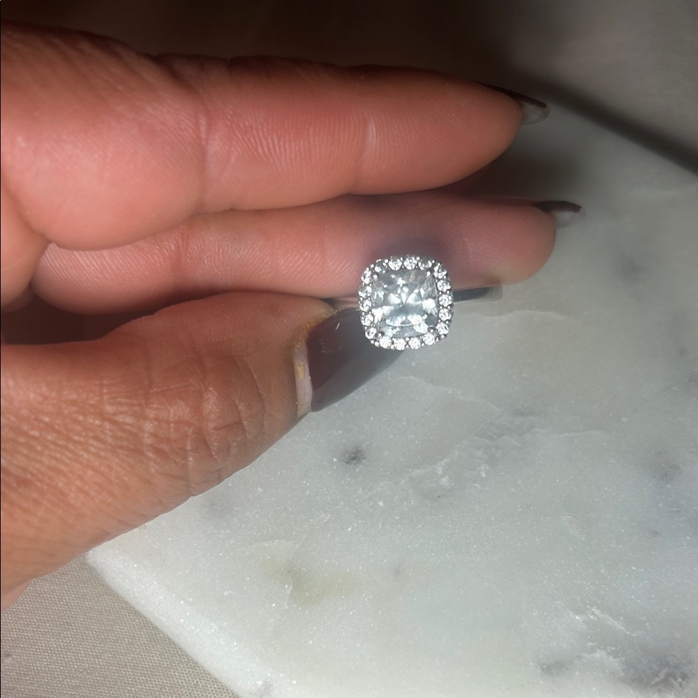 Elegant Silver Women's Ring - Picture 5 of 5